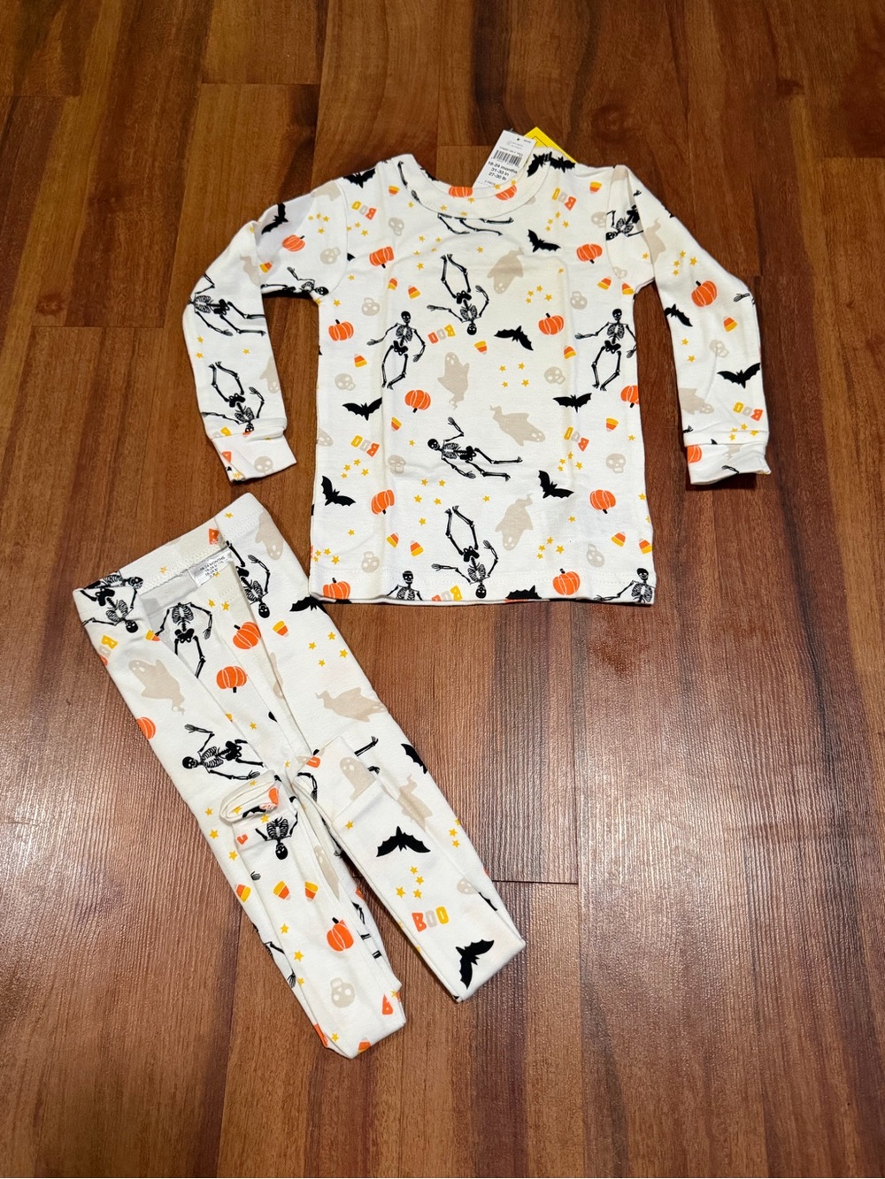 GAP Cream Halloween Skeleton & Pumpkin Pajama Set sz 18-24m